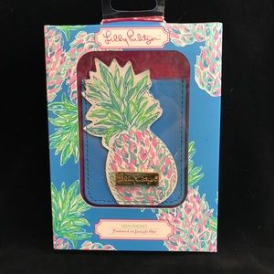 Lilly Pulitzer tech pocket. Swizzle out. New without tags.